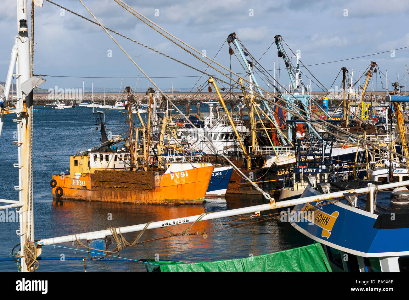 Brixham Trawler Flotte, Brixham trawlers,esea,e.sea,trawler verlassen Brixham Hafen, kleiner Junge, Wee Boy John Trawler Trawler fy 91 Stockfoto