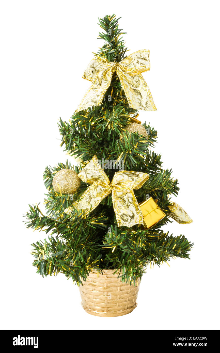 kleiner Weihnachtsbaum mit Geschenken, Bögen und Kugeln auf weißem Hintergrund Stockfoto