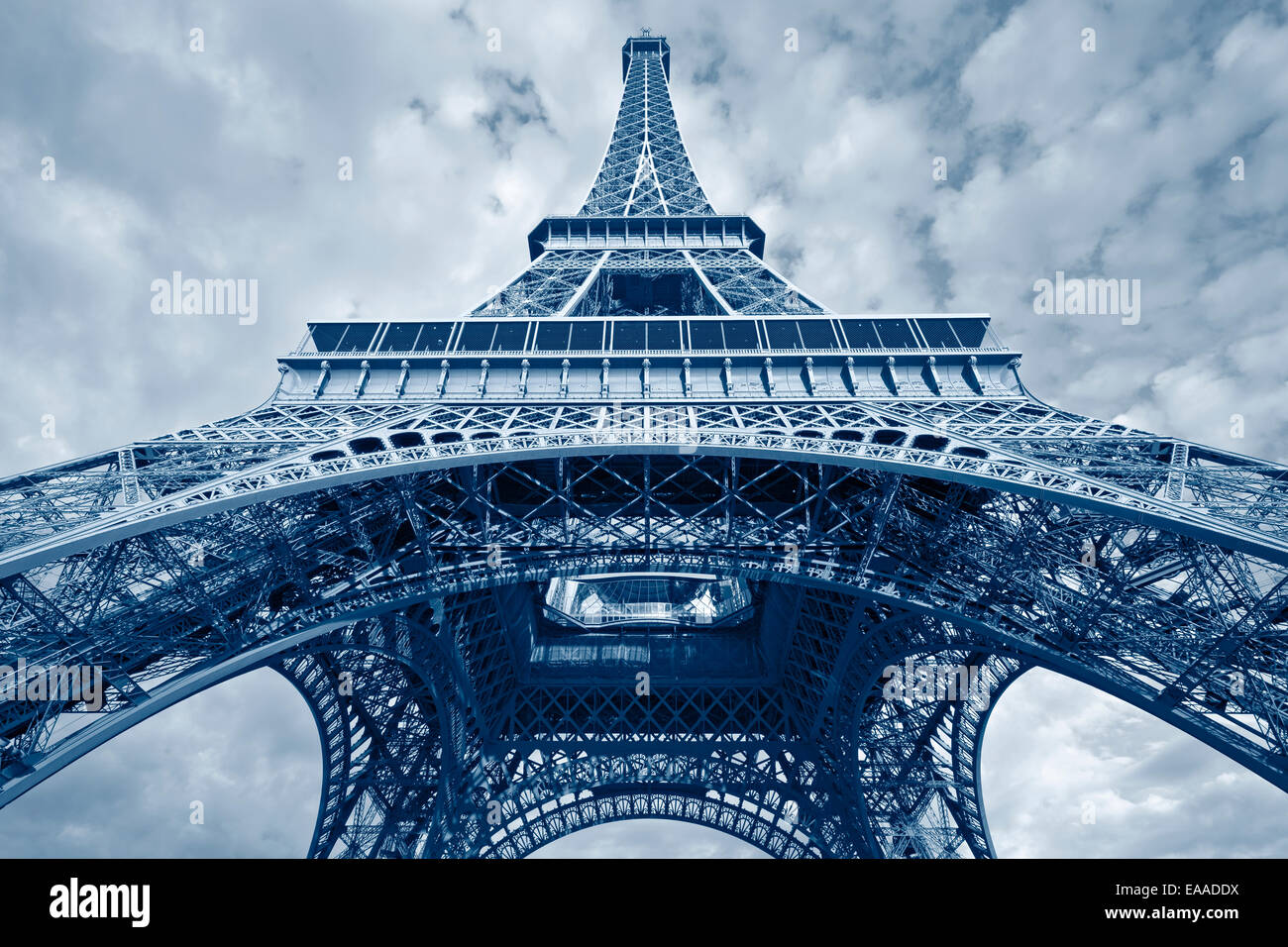 Getönten Bild des Eiffelturms in Paris, Frankreich. Stockfoto