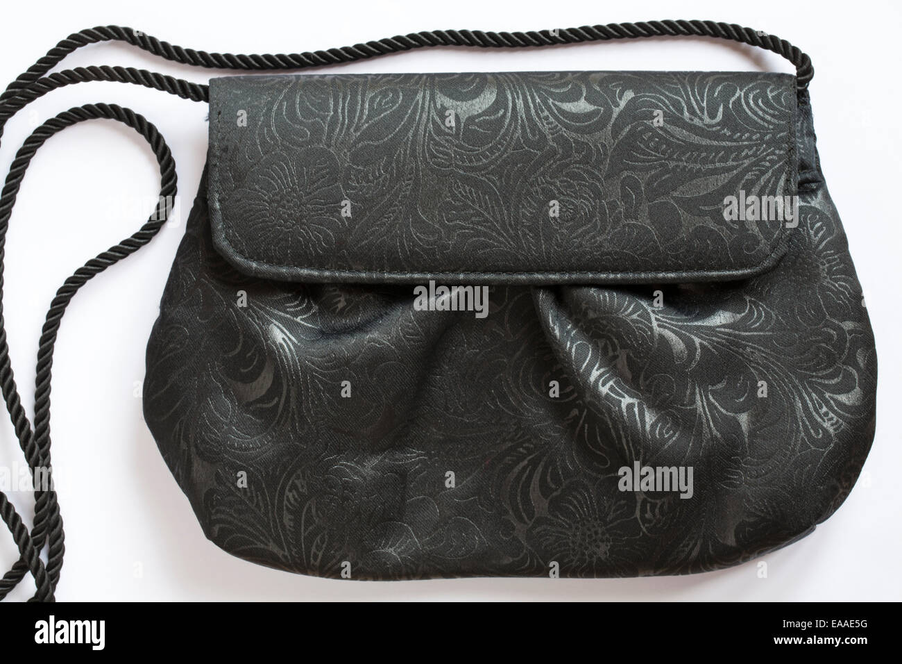 schwarze Tasche Handtasche auf weißem Hintergrund Stockfoto