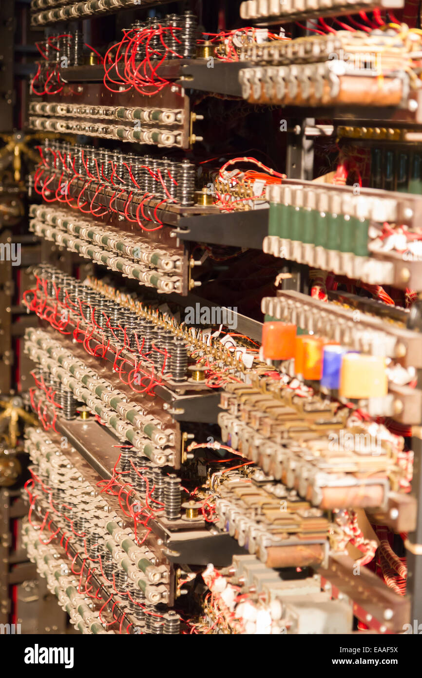 Neuerstellung der Turing-Bombe in Bletchley Park, verwendet, um WWII deutsche Enigma-Maschine-Verschlüsselte Geheimbotschaften entschlüsseln Stockfoto