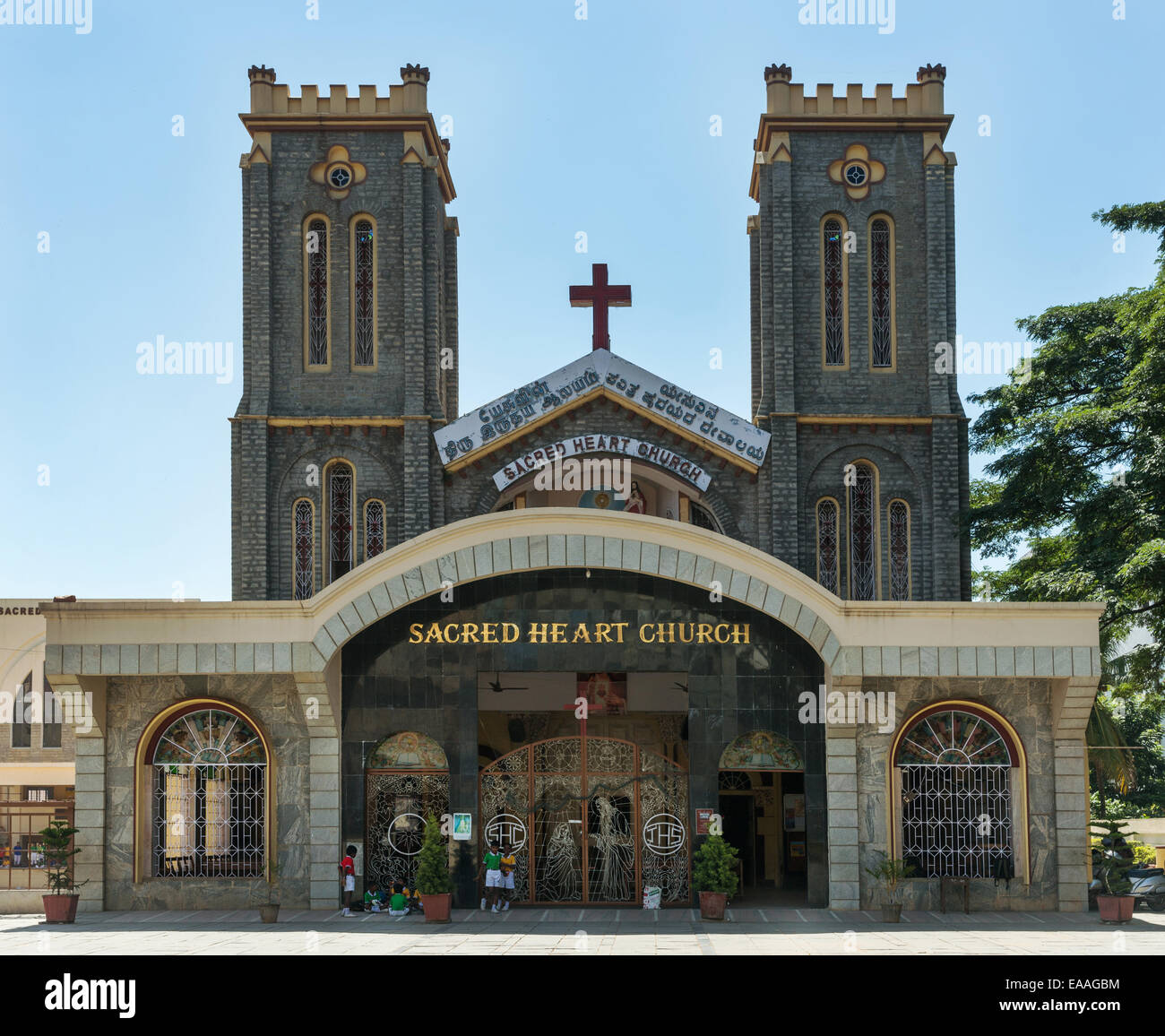 Vorderseite des Sacred Heart Church in Bengaluru. Stockfoto