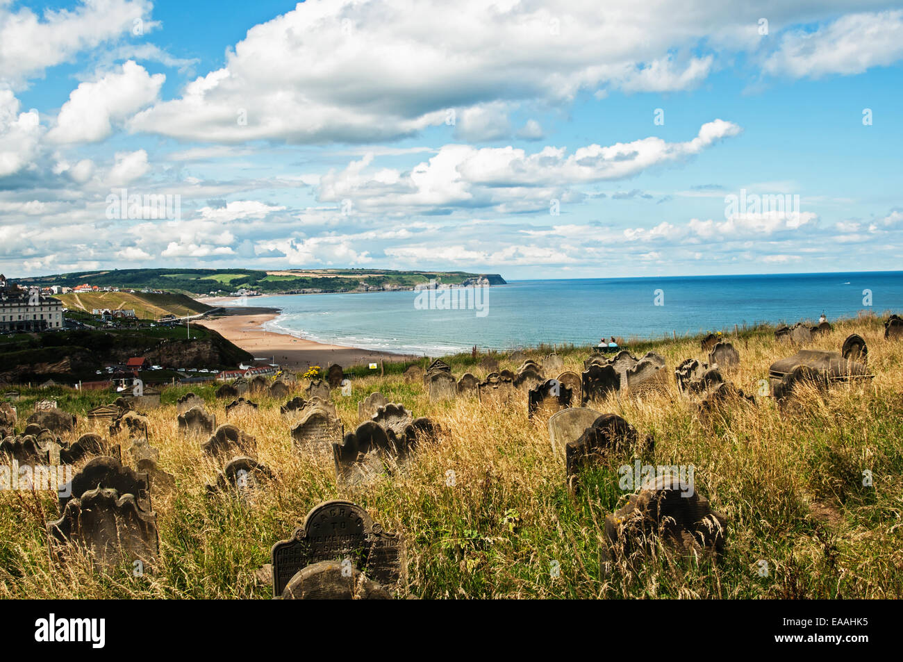 Gräber mit Blick auf den See Stockfoto
