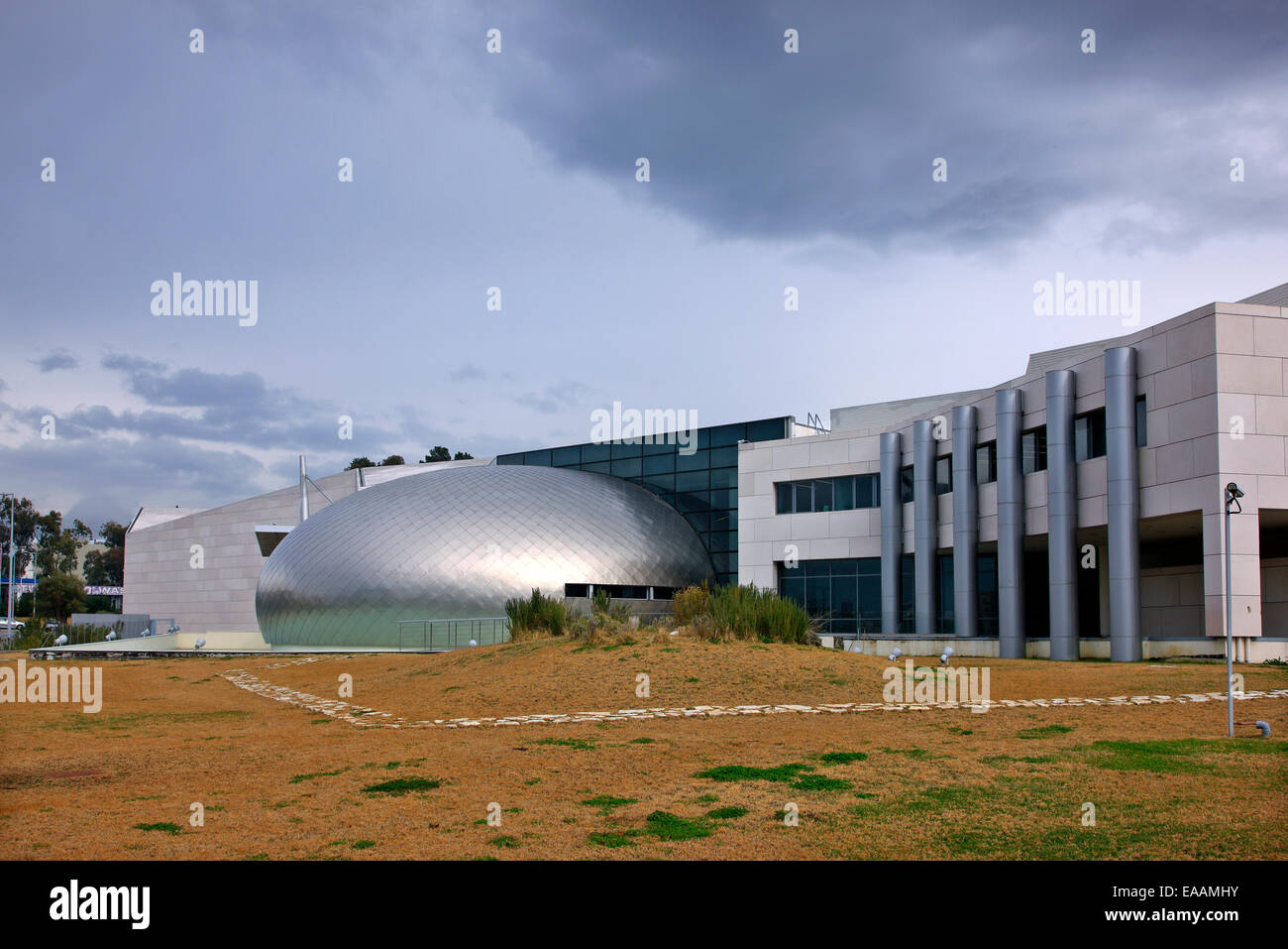 Das beeindruckende moderne Gebäude, beherbergt das neue archäologische Museum von Patras, Achaia, Peloponnes, Griechenland. Stockfoto