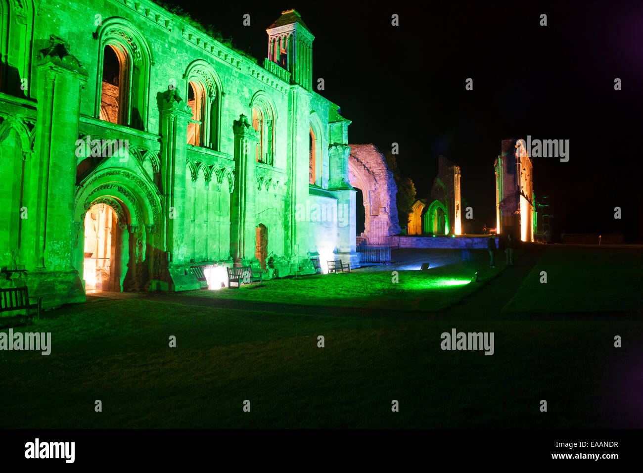 Die Lady Chapel von Glastonbury, Somerset, in der Nacht Stockfoto