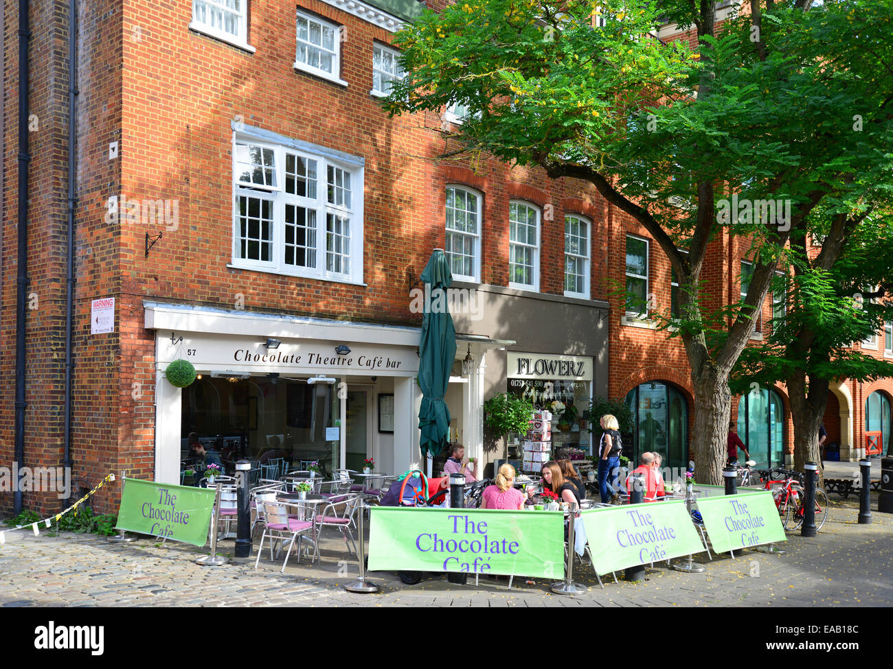 Schokolade-Theater-Cafe-Bar, Thames Street, Windsor, Berkshire, England, Vereinigtes Königreich Stockfoto