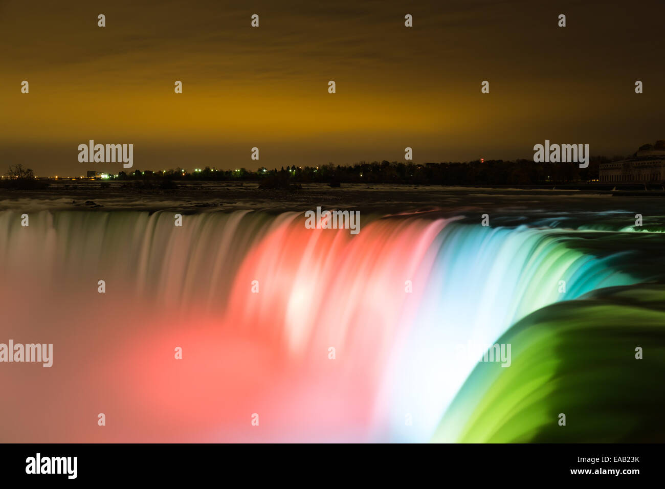 Closeup, die Horseshoe Falls in der Nacht Stockfoto