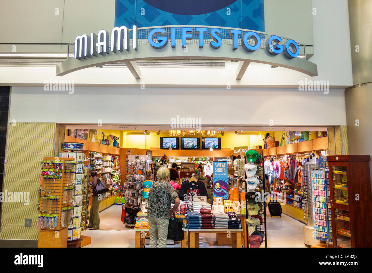 Miami Florida International Airport MIA, Terminal, Gate, Shopping Shopper Shopper Shop Shops Markt Märkte Marktplatz Kauf Verkauf, Retail Store stor Stockfoto