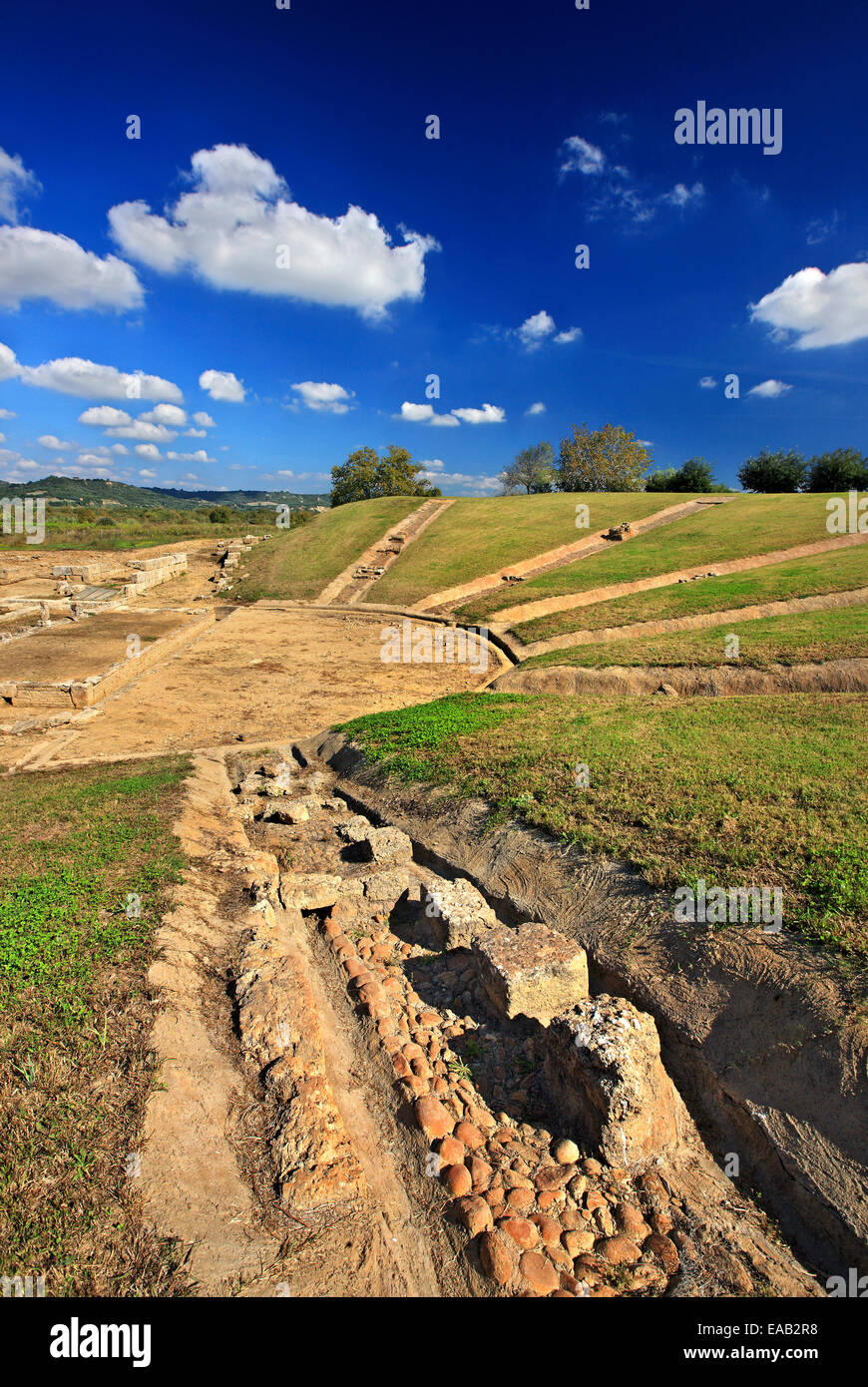 Das antike Theater von alten Elis (Ilida), Austragungsort der Olympischen Spiele der Antike, Ilia, Peloponnes, Griechenland. Stockfoto