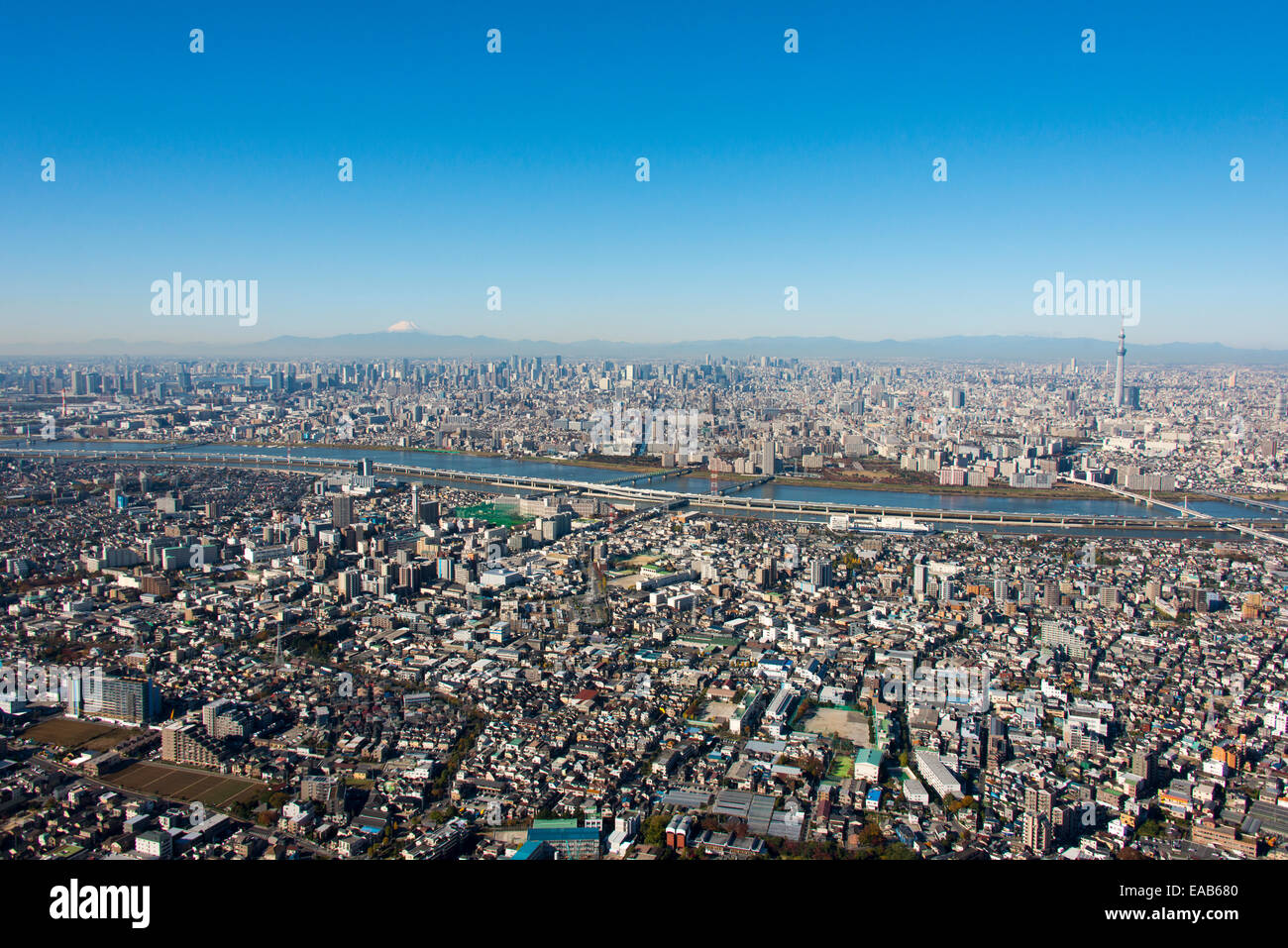 M't Fuji & Tokio Stadtansicht Luftaufnahme Stockfoto
