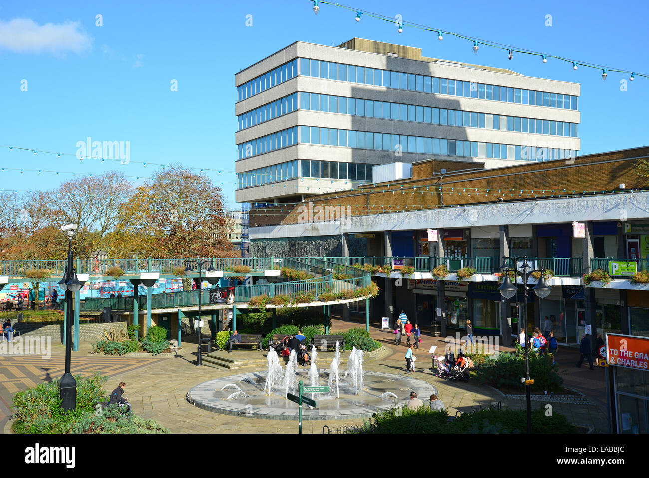 Karlsplatz zeigt Brunnen, Bracknell, Berkshire, England, Vereinigtes Königreich Stockfoto