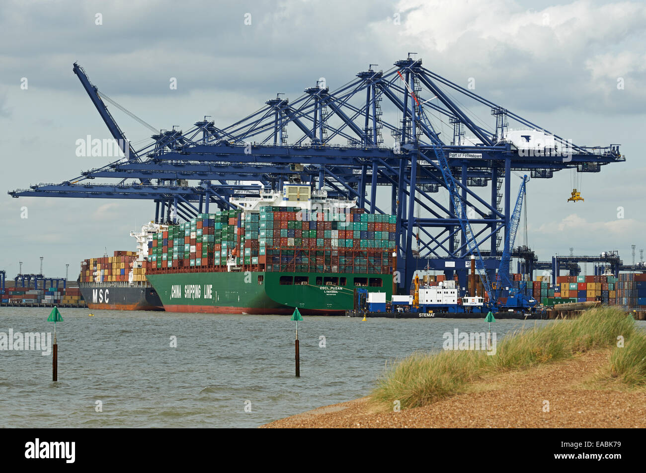 Liegeplätze 8 & 9 Hafen von Felixstowe, Suffolk, UK. Stockfoto