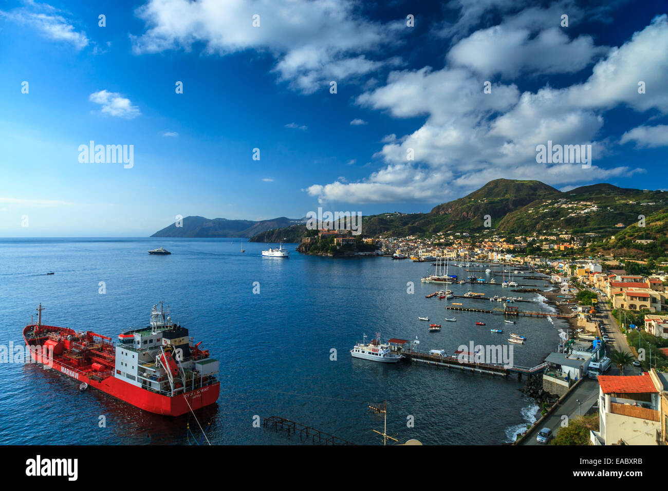 Panoramablick auf die Stadt von Canneto auf der Insel Lipari Stockfoto