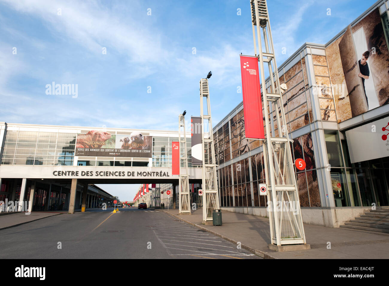 Zentrum des Sciences de Montréal (Montreal Science Center) in den alten Hafen. Stockfoto