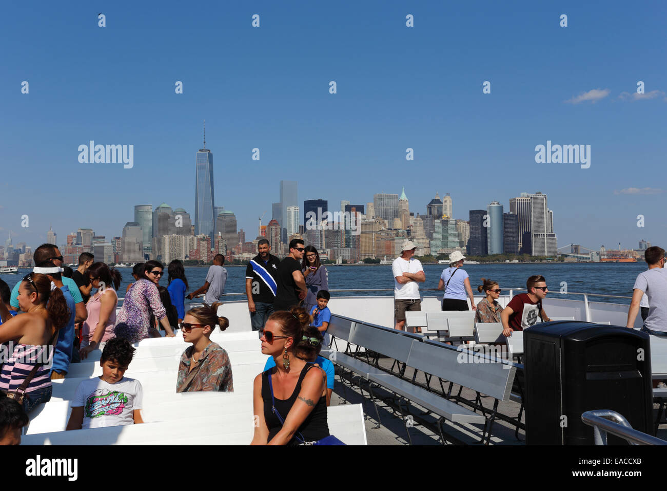 Auf der Fähre, die Freiheitsstatue von Liberty State Park New York Harbor Stockfoto