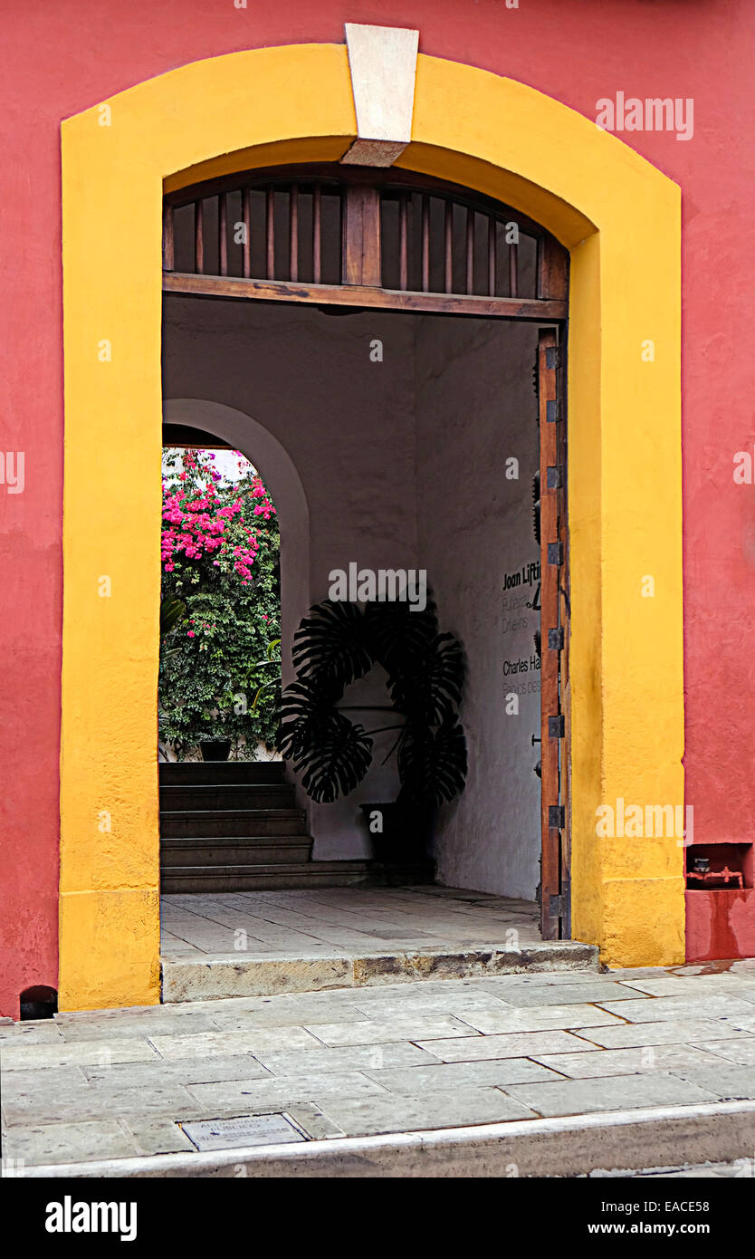 Farbige Arch-Oaxaca-Stadt, Mexiko Stockfoto