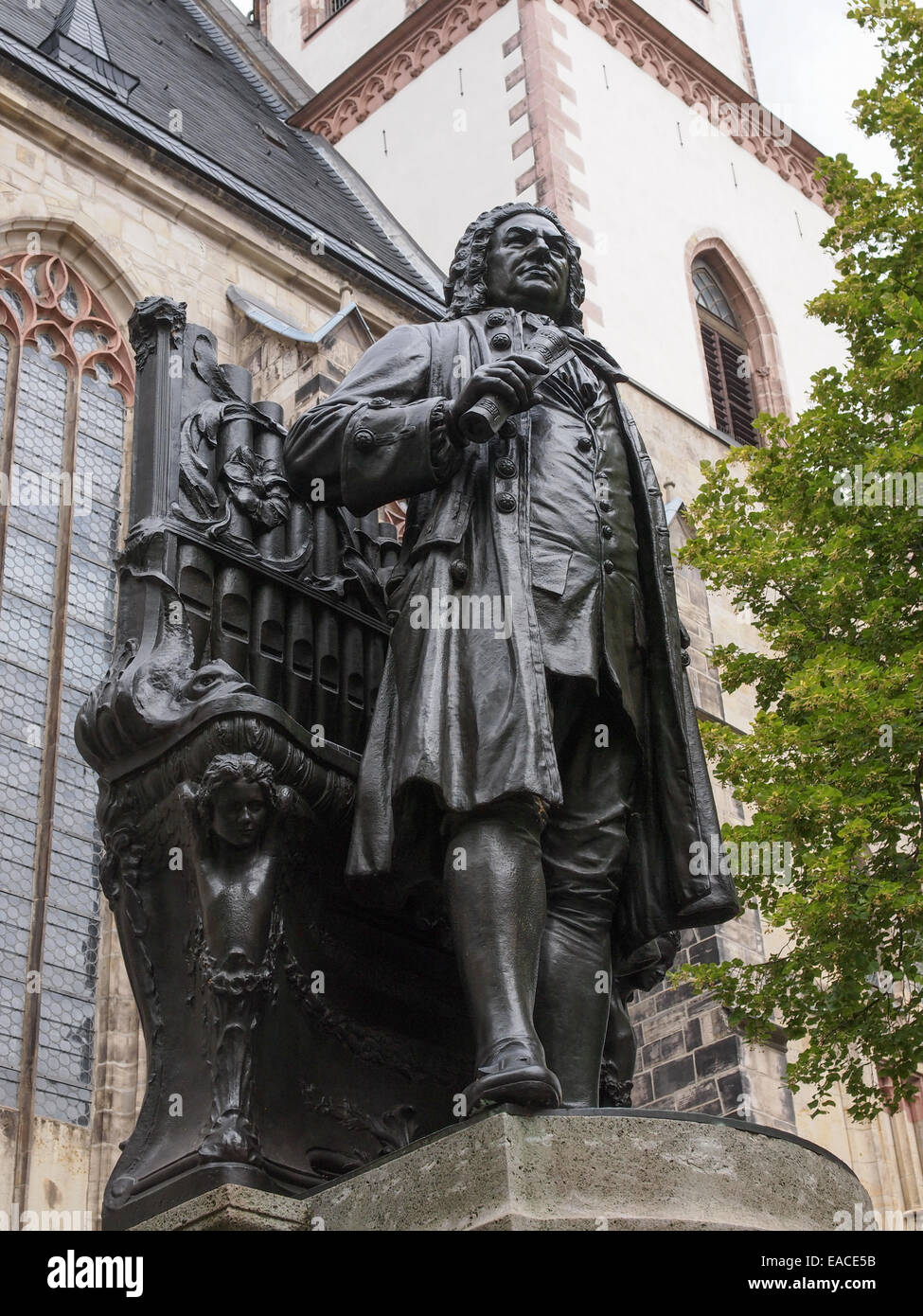 Die neuen Bach-Denkmal bedeutet neue Bach Denkmal steht seit 1908 vor der Kirche St. Thomas wo Kirche Johann Sebastia Stockfoto