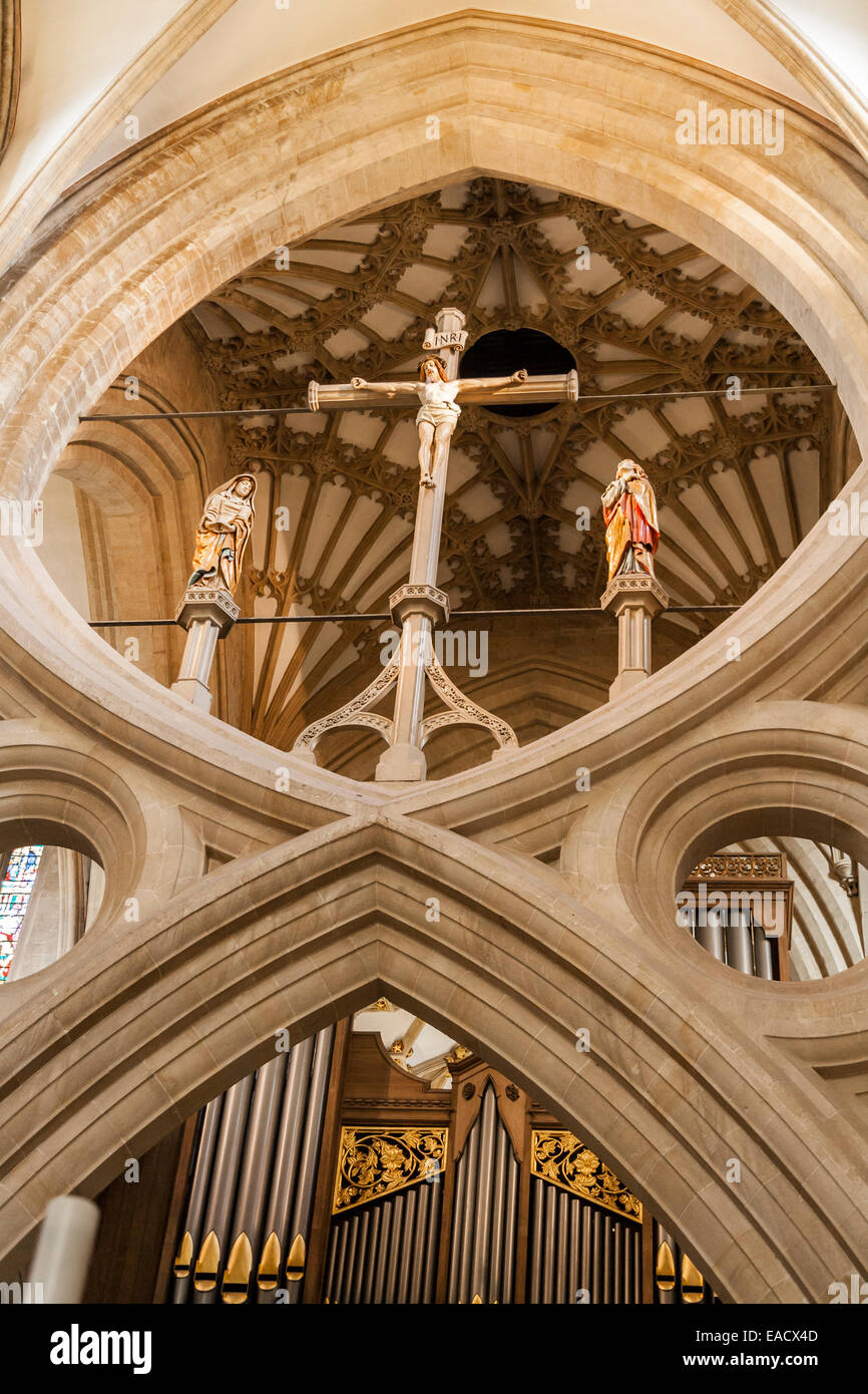 "Scissor Bogen / Bögen wurden 1338-48 Förderung Turm gebaut / Spire von Master mason William Joy in Wells Cathedral, Großbritannien. Stockfoto