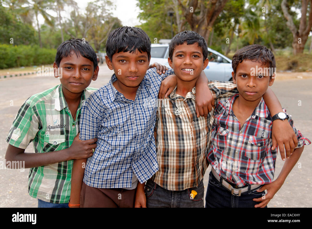 Junge indische Studenten, Mysore, Karnataka, Südindien, Indien, Asien Stockfoto