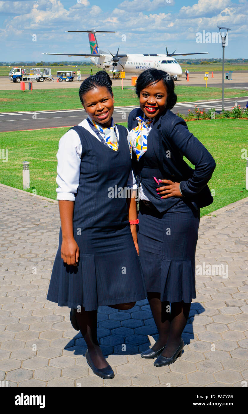 Stewardessen der Fluglinie South African Express Airways am Flughafen, Bloemfontein, Provinz Free State, Südafrika Stockfoto