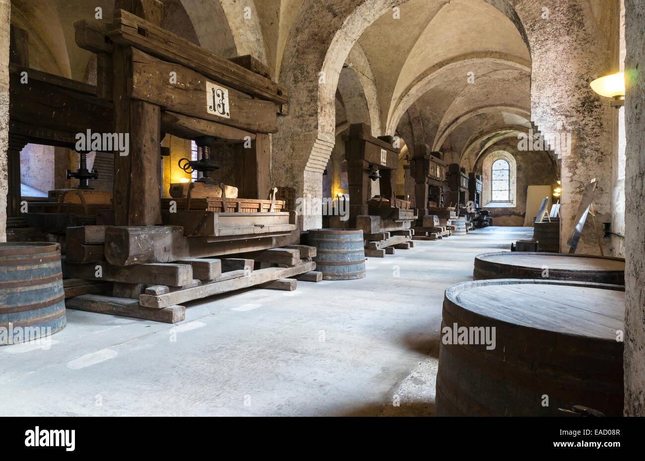 Historische Keltern in das Laien Refektorium, der Speisesaal der Laien, die Zisterzienserabtei Eberbach, Eltville am Rhein, Rheingau Stockfoto