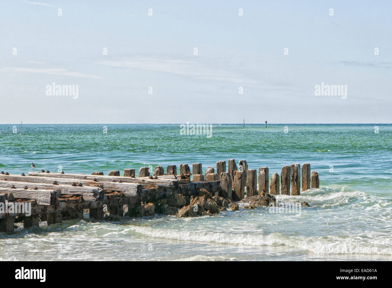 Baufälligen Pier am Coquina Beach, Anna Maria Island, Florida, USA Stockfoto