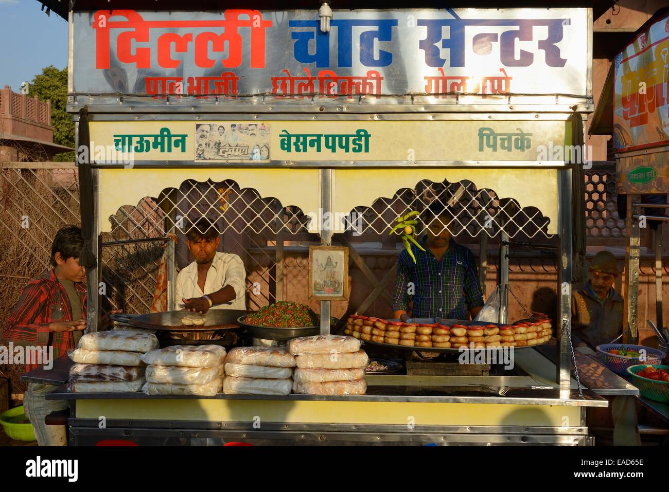 Asien, Indien, Rajasthan, Marwar, Bikaner, snack auf der Straße Stockfoto