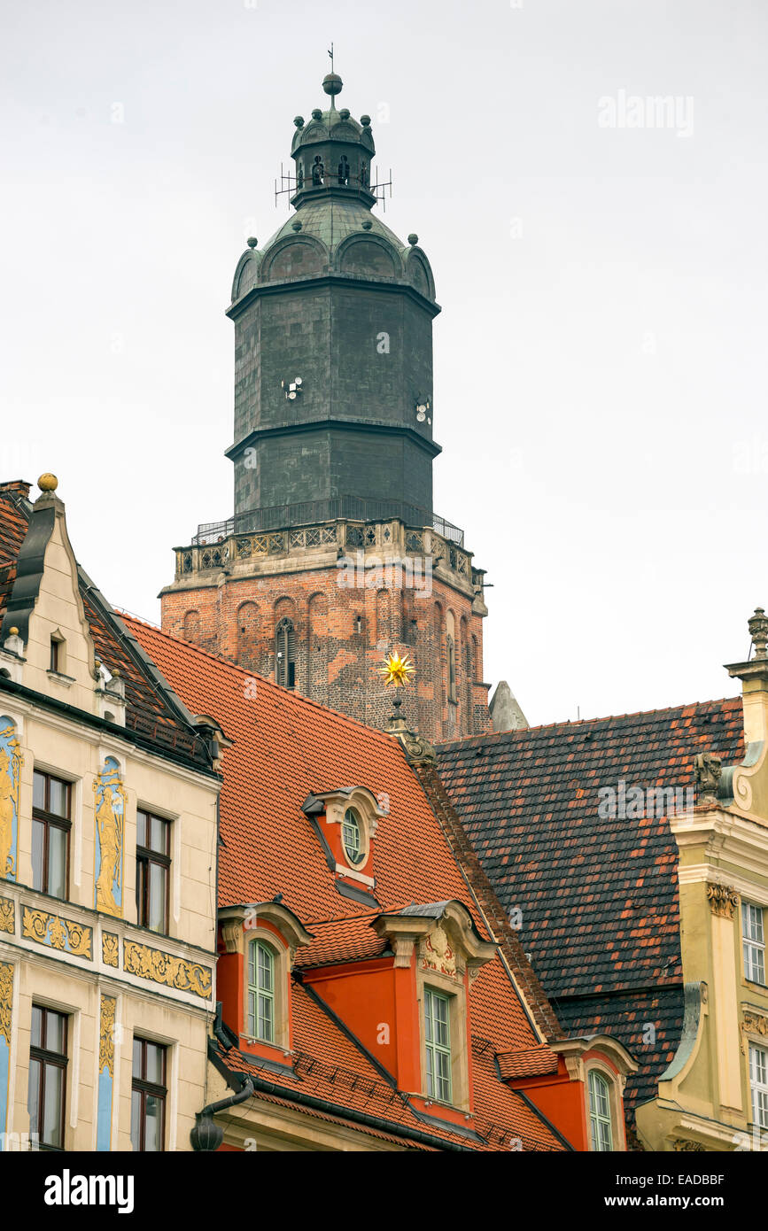 WROCLAW, Polen - 24. Oktober 2014: Turm der St. Elisabeth Kirche, Wroclaw Stockfoto