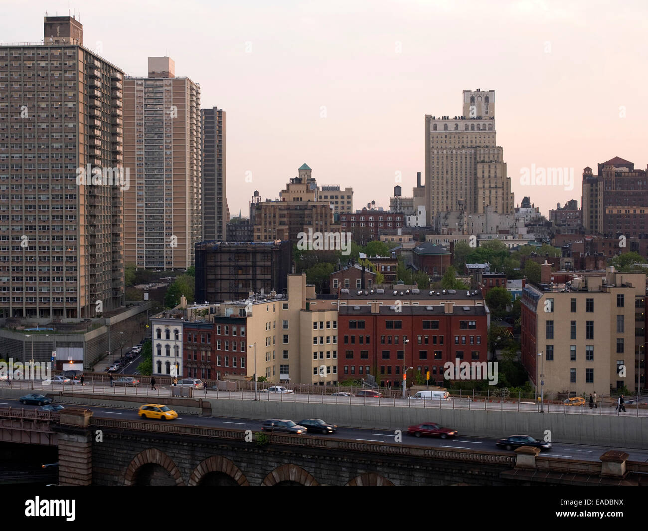 Ansicht von Brooklyn und Eingang Rampe zur Brooklyn Bridge Stockfoto