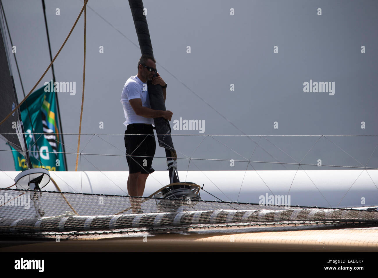 Guadeloupe. 10. November 2014. Yann Guichard beendete die 10. Ausgabe der Route du Rhum im zweiten Platz mit einer Zeit von acht Tagen, 5 Stunden, 18 Minuten und 46 Sekunden von racing, seine Maxi-Trimaran Spindrift 2 © Action Plus Sport/Alamy Live News Stockfoto