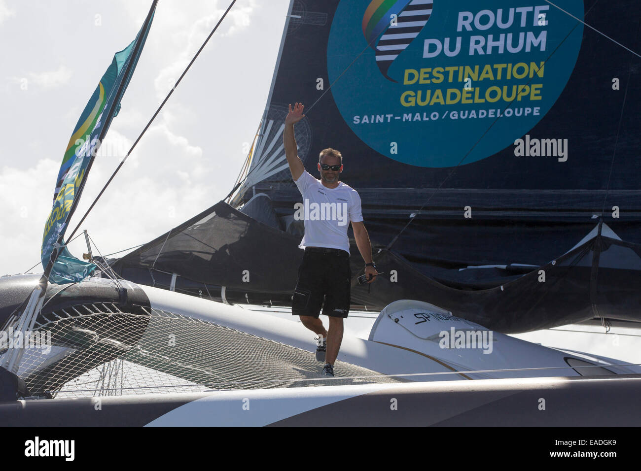 Guadeloupe. 10. November 2014. Yann Guichard beendete die 10. Ausgabe der Route du Rhum im zweiten Platz mit einer Zeit von acht Tagen, 5 Stunden, 18 Minuten und 46 Sekunden von racing, seine Maxi-Trimaran Spindrift 2 © Action Plus Sport/Alamy Live News Stockfoto