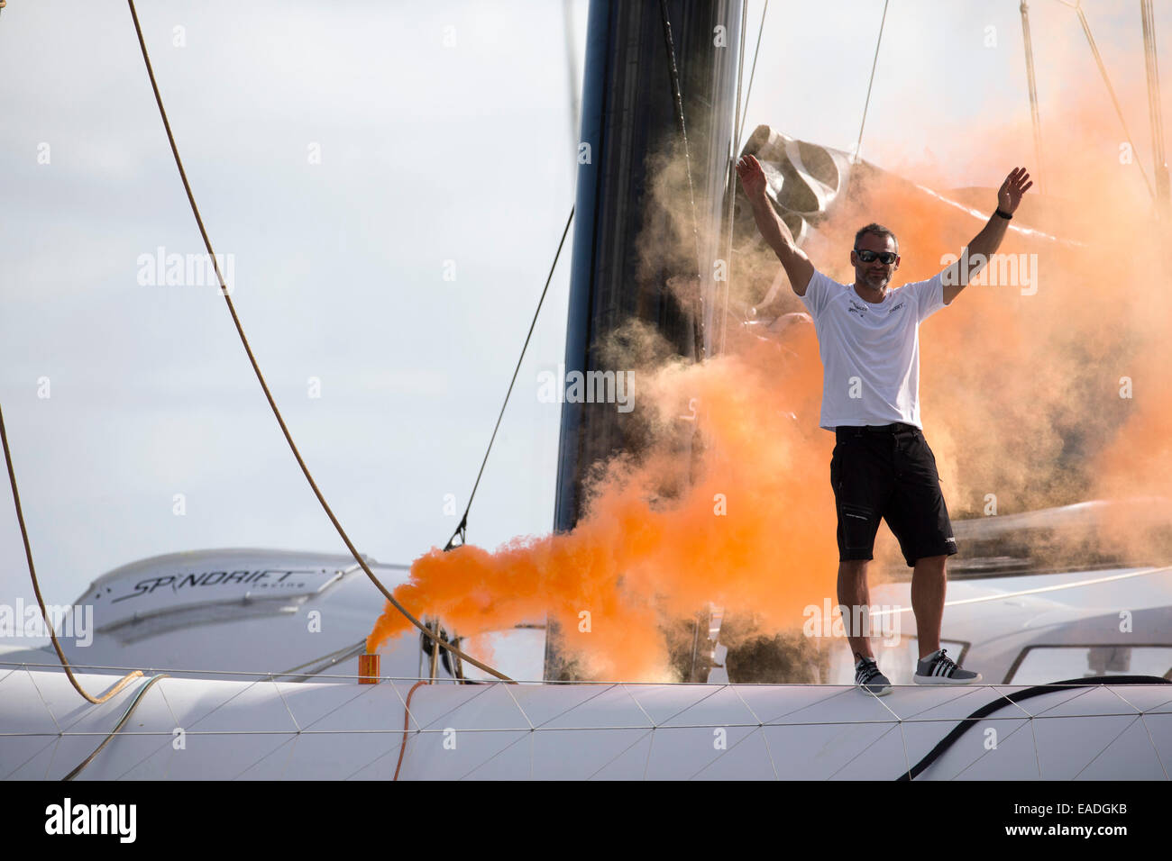 Guadeloupe. 10. November 2014. Yann Guichard beendete die 10. Ausgabe der Route du Rhum im zweiten Platz mit einer Zeit von acht Tagen, 5 Stunden, 18 Minuten und 46 Sekunden von racing, seine Maxi-Trimaran Spindrift 2 © Action Plus Sport/Alamy Live News Stockfoto