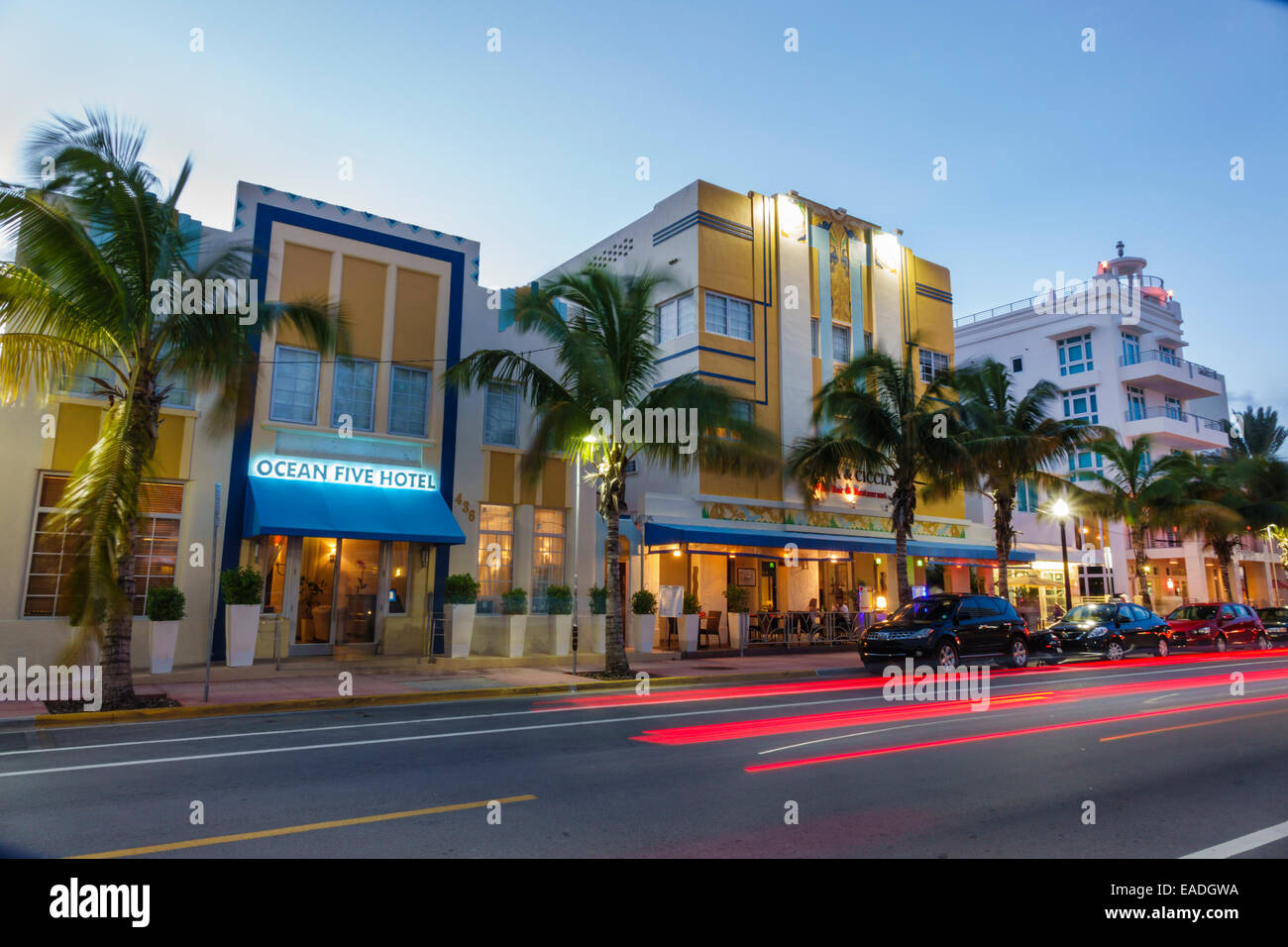 Miami Beach Florida, Ocean Drive, Dämmerung, Abend, Nacht, Ozean 5, Hotel, Hotel, Hotels, Art déco, Gebäude, Zeitbelichtung, Verkehr, FL140930001 Stockfoto