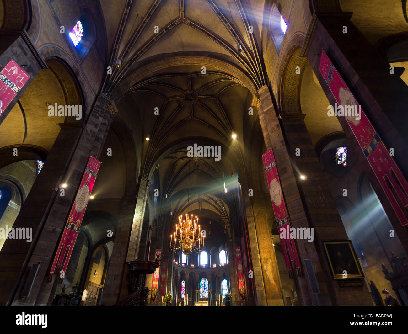 Basilika der Muttergottes romanischen Kirchenraum in Maastricht, Niederlande Stockfoto