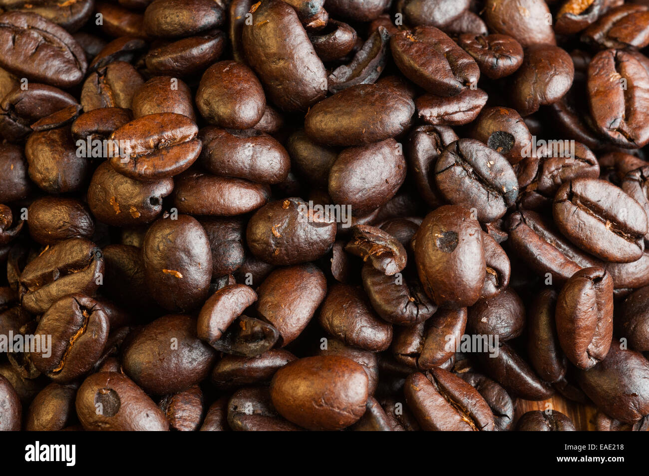 Makroaufnahme der dunkle Röstung der Kaffeebohnen Stockfoto