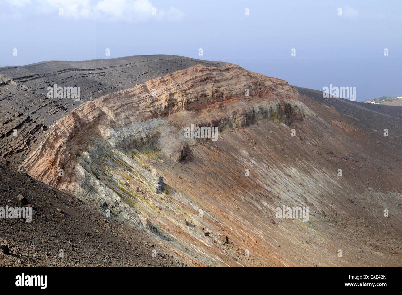 Grat der Vulkankrater Vulcano Insel Sizilien Italien Stockfoto