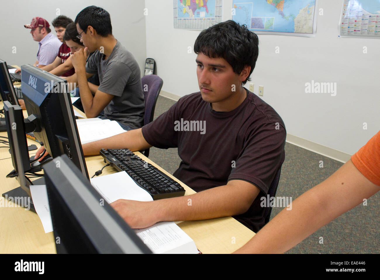 Erreichen Sie Early College High School in McAllen, Texas auf dem Campus der South Texas College. Stockfoto