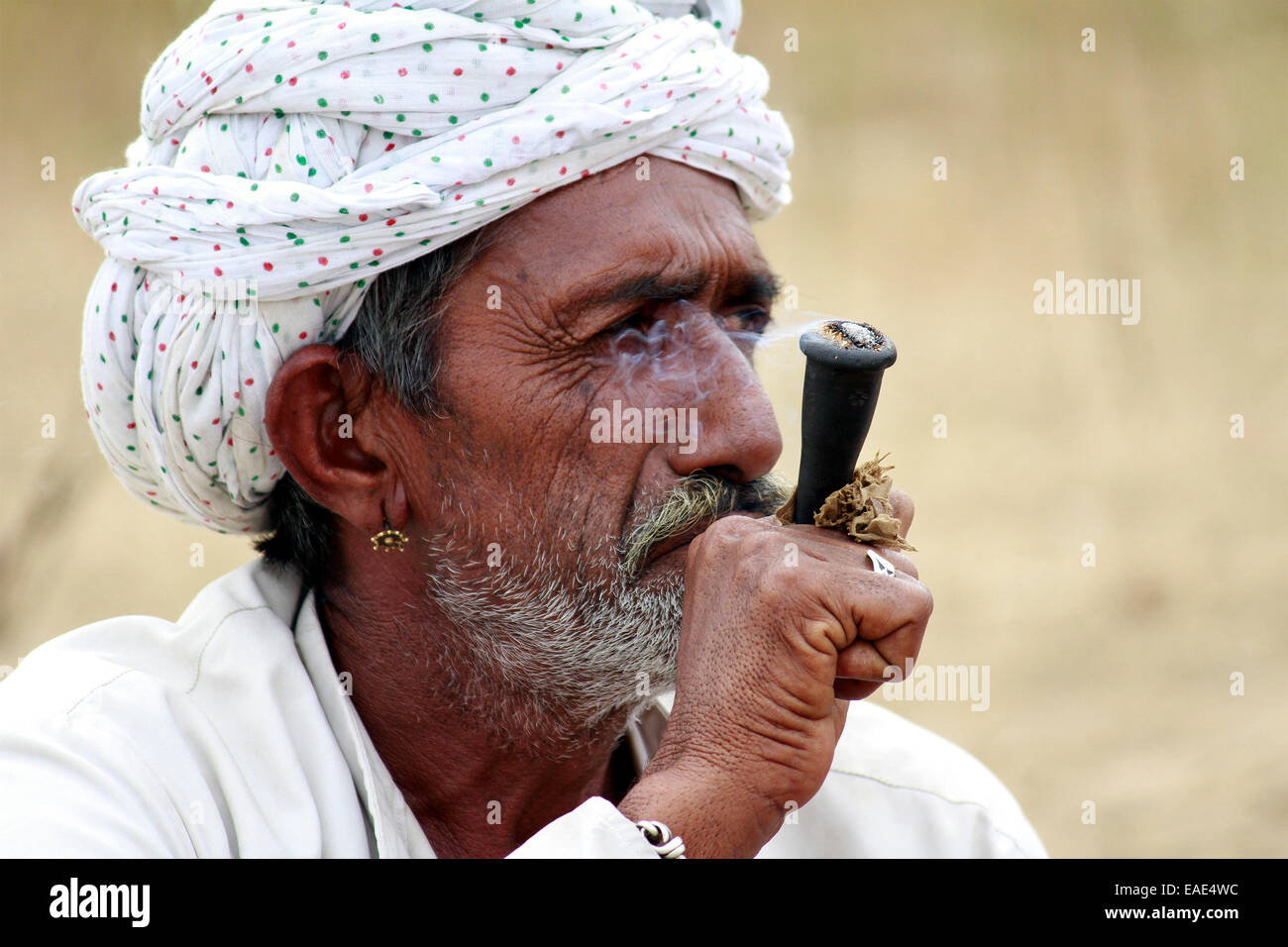 Turban, indische, Männlich, Alter Mann, Dorfbewohner, Schnurrbart, Bart in Pushkar, Rajasthan, Indien. Stockfoto