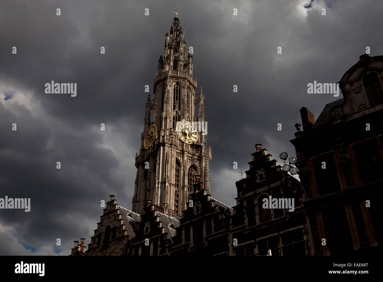Glockenturm der Kathedrale Notre-Dame, Antwerpen, Flandern, Belgien ...