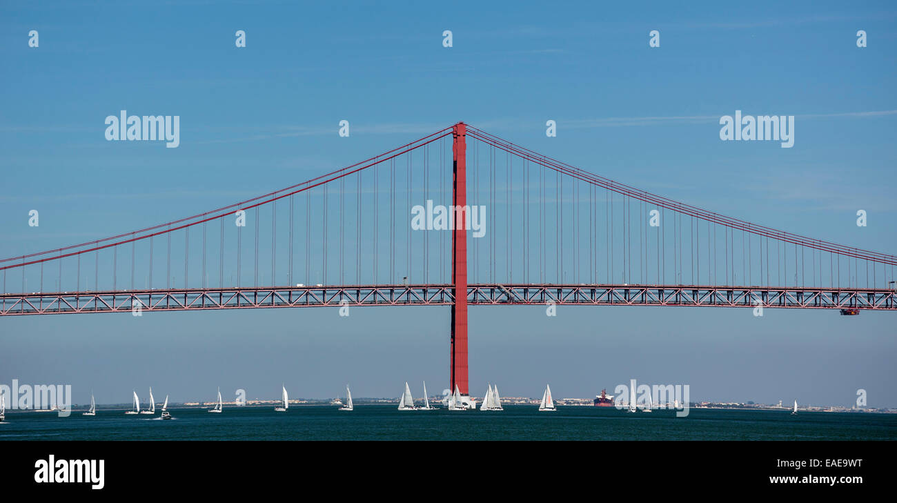 Ponte 25 de Abril, 25. April Brücke, Belém, Lissabon, Distrikt Lissabon, Portugal Stockfoto