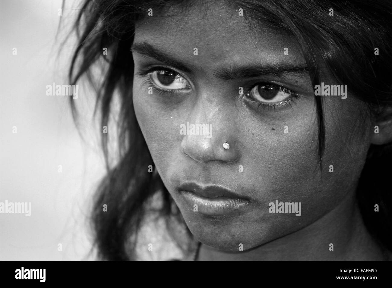 Kind, Mädchen, Armen, Dorfbewohner, indischen Pushkar, Rajasthan, Indien. Stockfoto