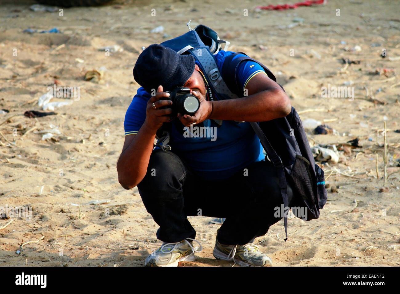 Kameramann, Tourist, Männlich, Mann, Canon, DSLR, Dreharbeiten in Pushkar, Rajasthan, Indien. Stockfoto