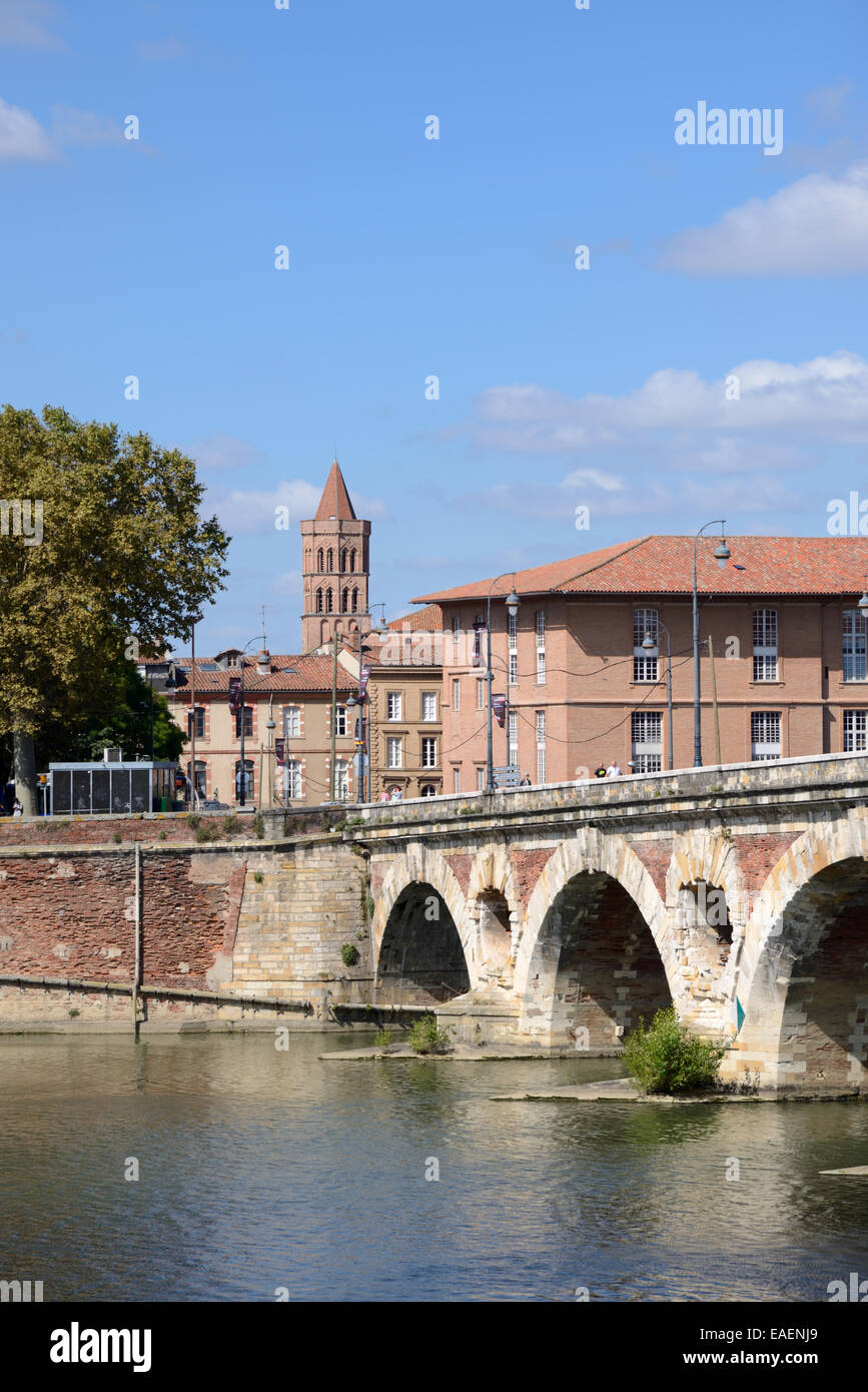 Pont Neuf Brücke über Fluss Garonne & Saint Cyprien Bezirk Toulouse Haute-Garonne Toulouse Stockfoto