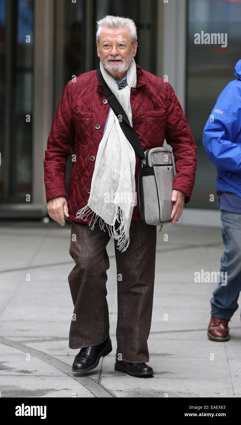 James Galway und seine Frau, Lady Jeanne Galway an BBC Broadcasting House Featuring: James Galway wo: London, Vereinigtes Königreich bei: 11. Mai 2014 Stockfoto