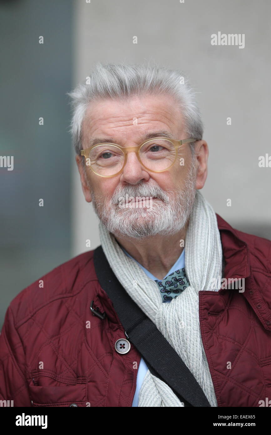 James Galway und seine Frau, Lady Jeanne Galway an BBC Broadcasting House Featuring: James Galway wo: London, Vereinigtes Königreich bei: 11. Mai 2014 Stockfoto