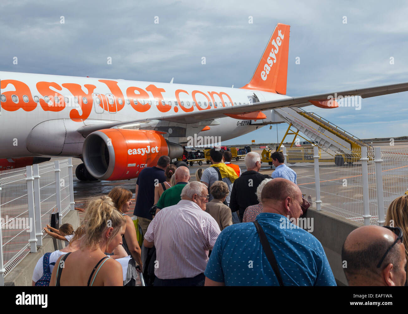 An Bord warten Stockfoto