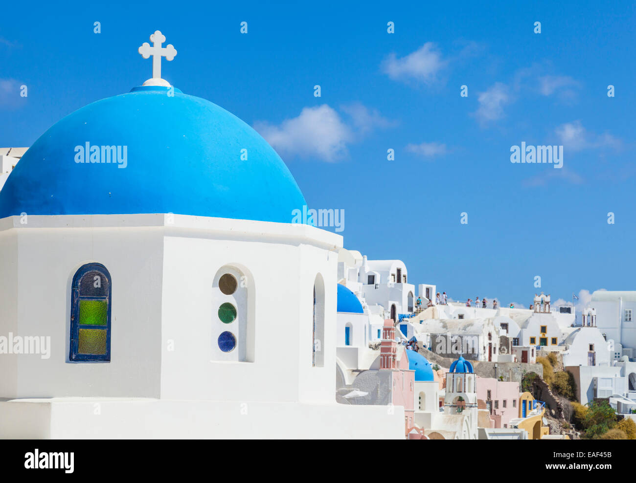 Blaue Kuppel der griechischen Kirche des Heiligen Nikolaus, Oia, Santorini, Thira, Kykladen, griechische Inseln, Griechenland, EU, Europa Stockfoto