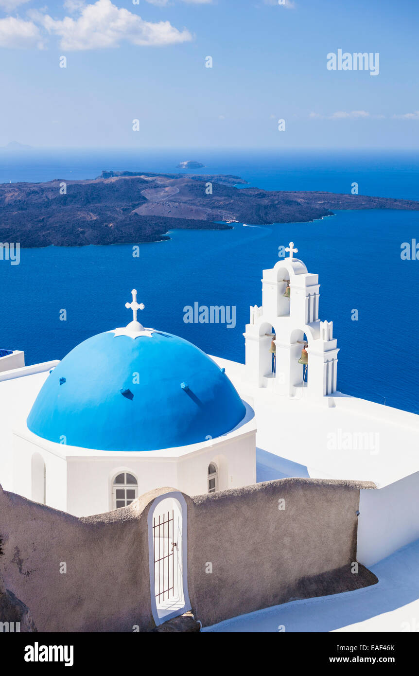 Blaue Kuppel der St. Gerasimos Kirche, Firostefani, Fira, Santorini, Thira, Kykladen, Ägäis, Griechenland, EU, Europa Stockfoto