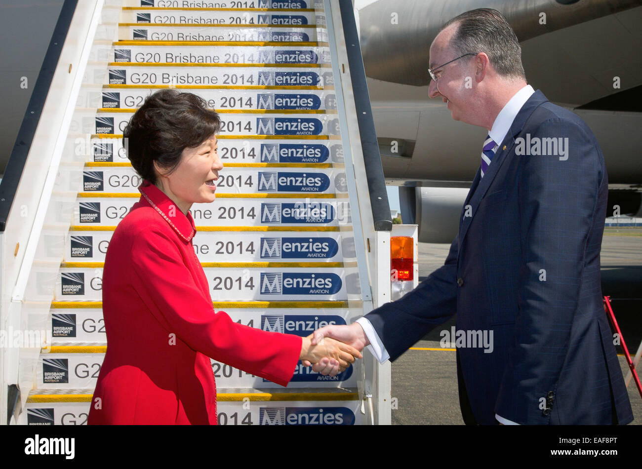 Brisbane. 14. November 2014. Südkoreanischen Präsidenten Park Geun-Hye (L) kommt in Brisbane von Australien auf den G20-Gipfel am 14. November 2014 teilnehmen. Bildnachweis: Pool/Xinhua/Alamy Live-Nachrichten Stockfoto