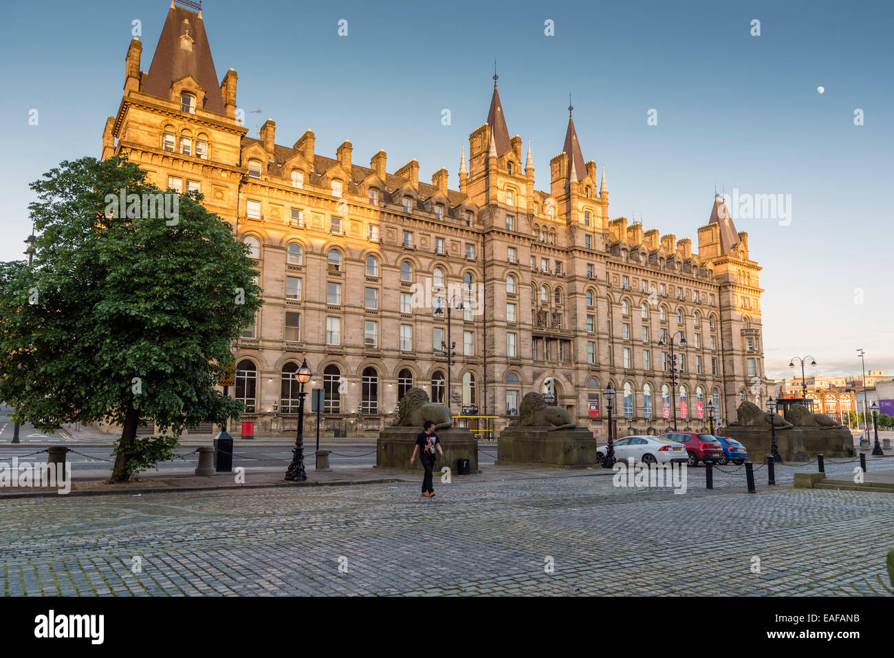 LIVERPOOL, Vereinigtes Königreich - 8. Juni 2014: Die ehemaligen North-Western-Hotel ist auf der Ostseite der Lime Street, Liverpool, England. Stockfoto